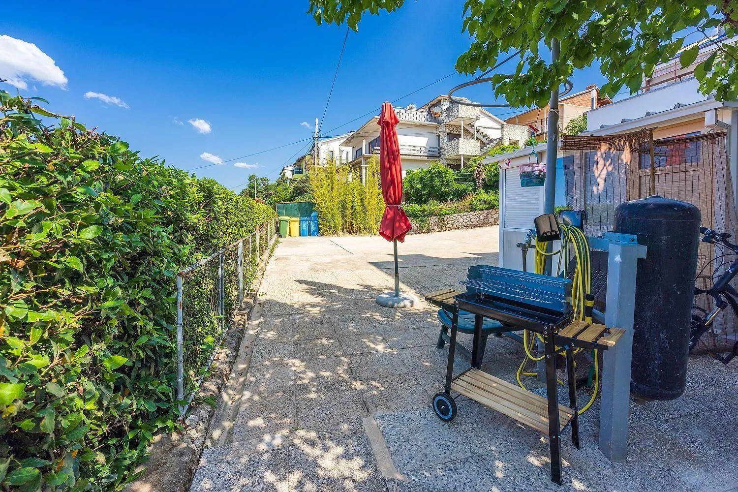 Traumhaftes Apartment Nur 150 Meter Zum Strand Mit Meerblick, Liege, Grill, Hundefreundlich Dramalj