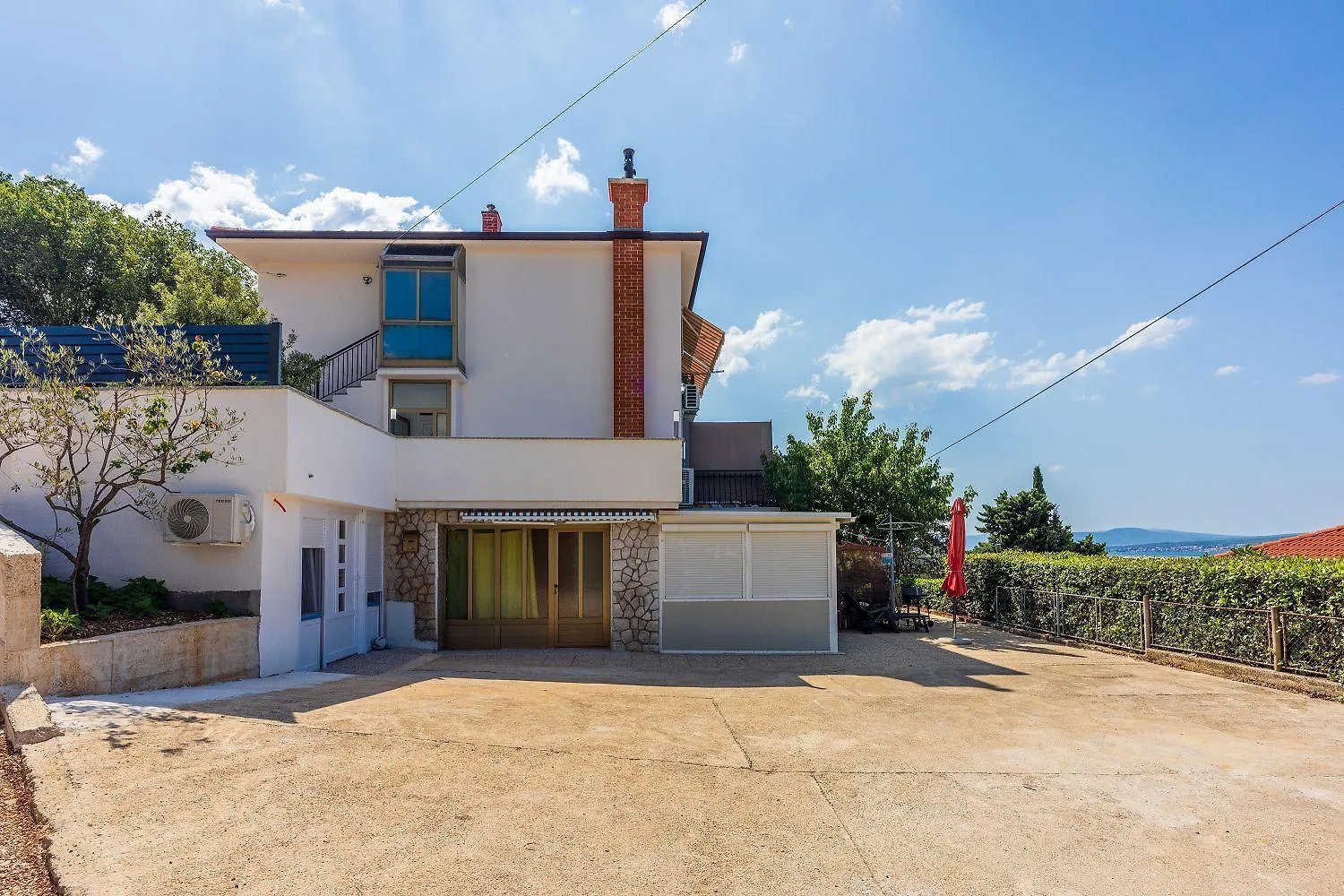 Traumhaftes Apartment Nur 150 Meter Zum Strand Mit Meerblick, Liege, Grill, Hundefreundlich Dramalj