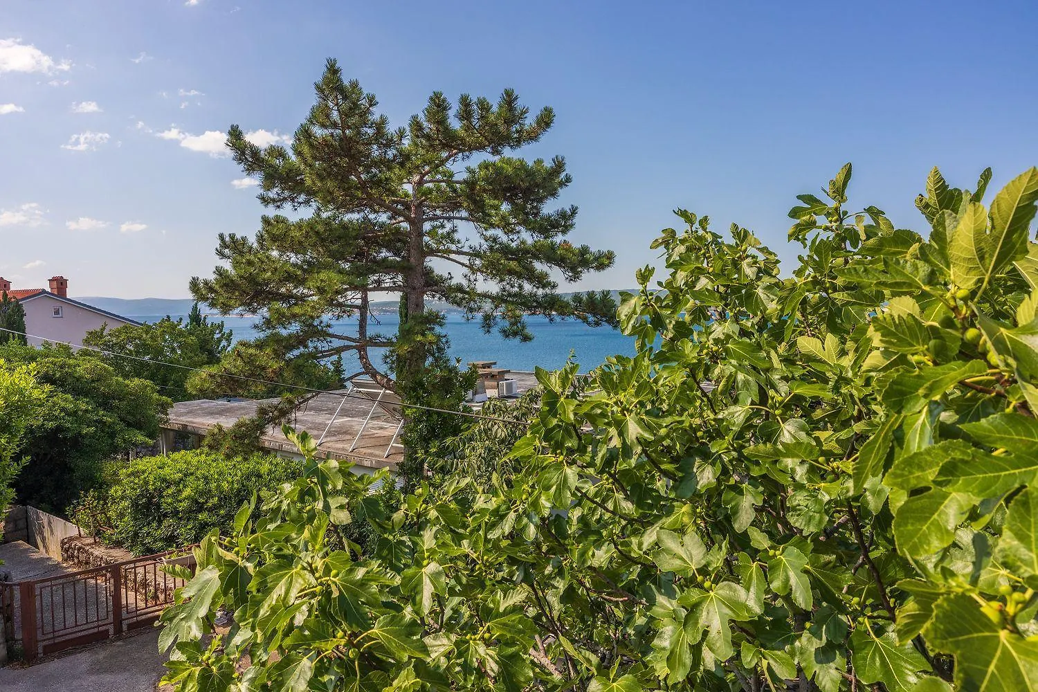 Traumhaftes Apartment Nur 150 Meter Zum Strand Mit Meerblick, Liege, Grill, Hundefreundlich Dramalj