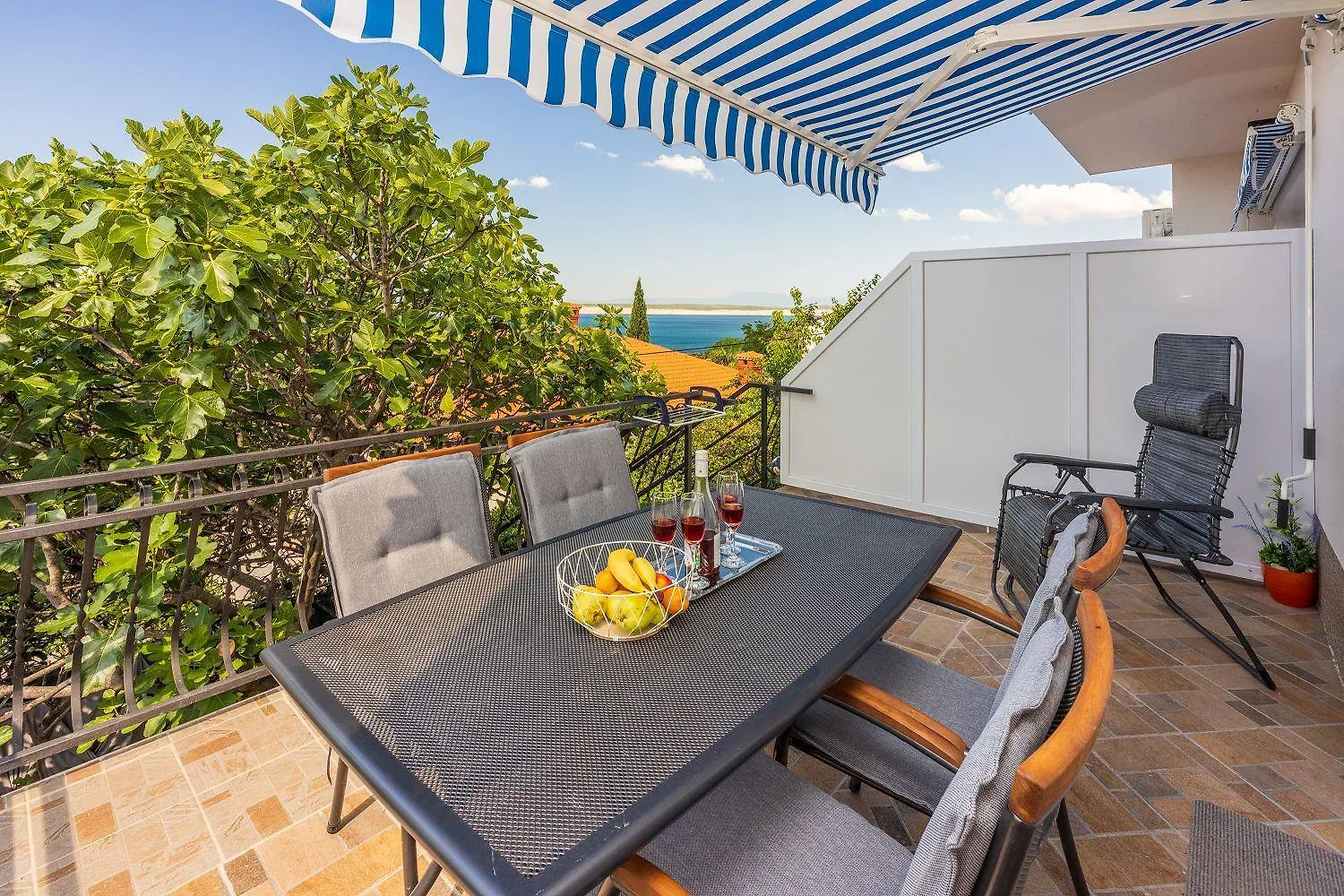 Traumhaftes Apartment Nur 150 Meter Zum Strand Mit Meerblick, Liege, Grill, Hundefreundlich Dramalj Croatia