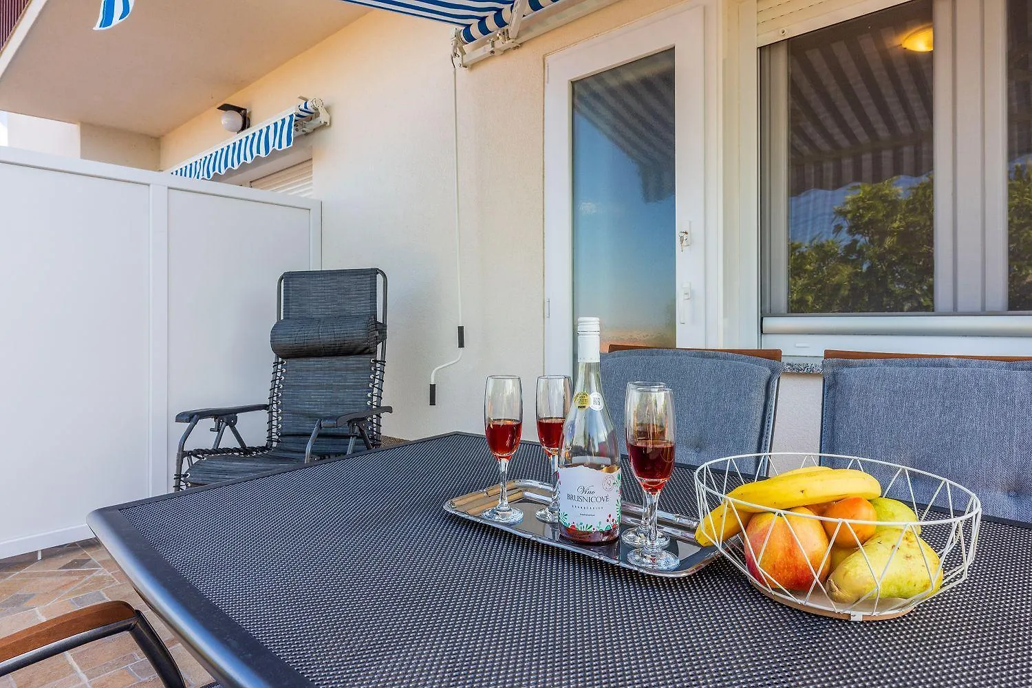 Traumhaftes Apartment Nur 150 Meter Zum Strand Mit Meerblick, Liege, Grill, Hundefreundlich Dramalj