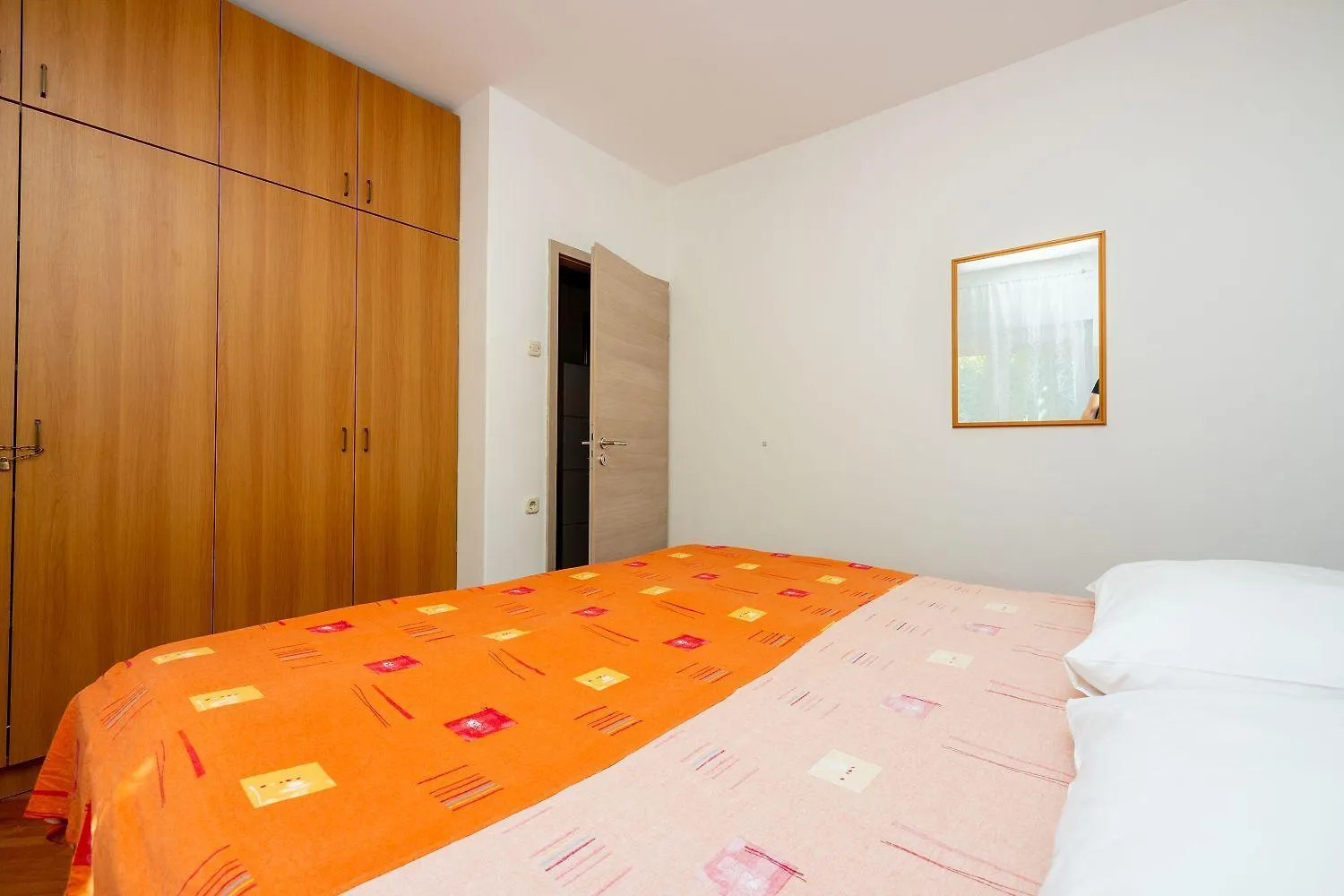 Traumhaftes Apartment Nur 150 Meter Zum Strand Mit Meerblick, Liege, Grill, Hundefreundlich Dramalj 0*,  Croatia