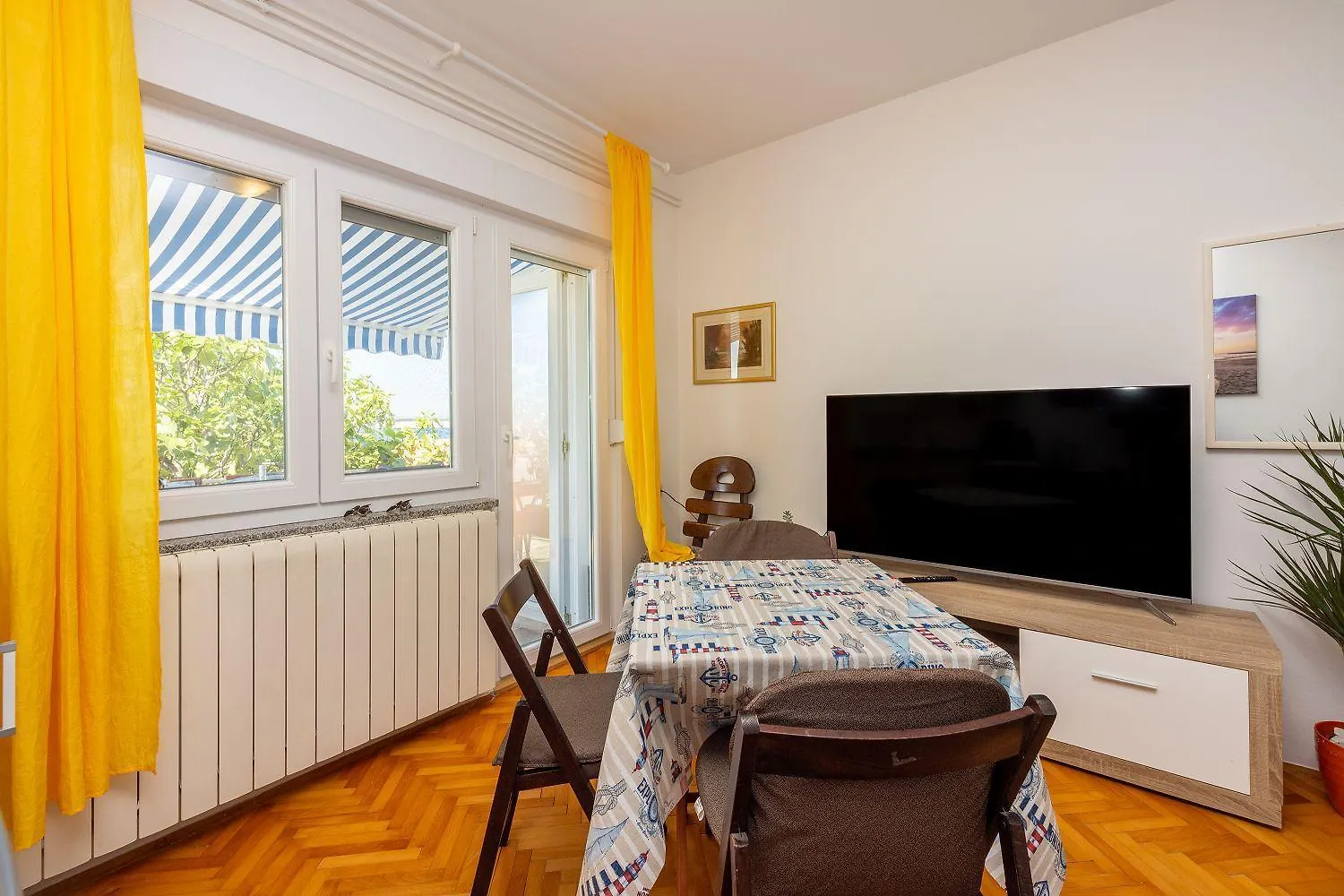 Traumhaftes Apartment Nur 150 Meter Zum Strand Mit Meerblick, Liege, Grill, Hundefreundlich Dramalj 0*,  Croatia